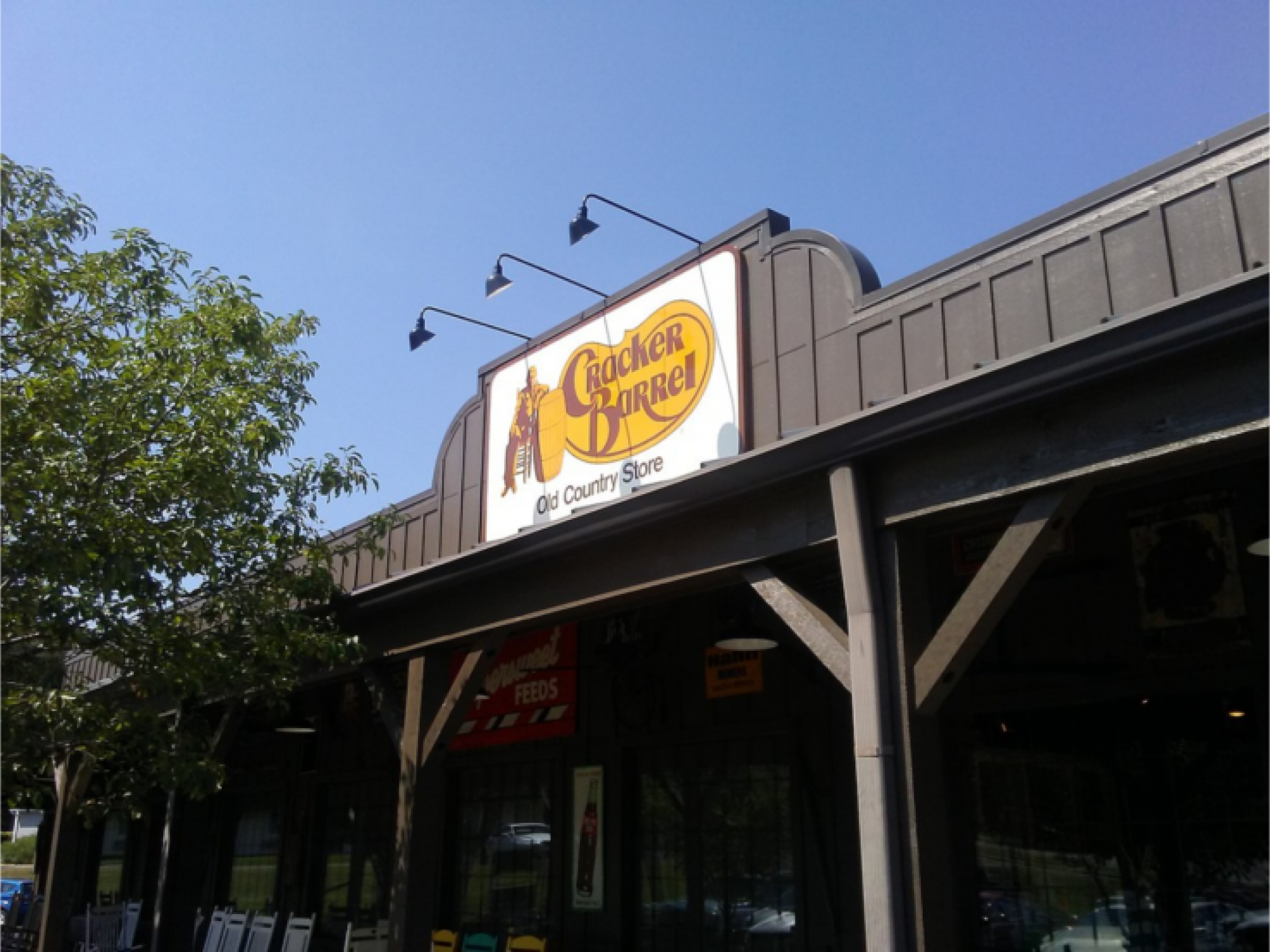 Restaurant Chain Cracker Barrel Posts Mixed Q3 Earnings Due To Lower Traffic: Details