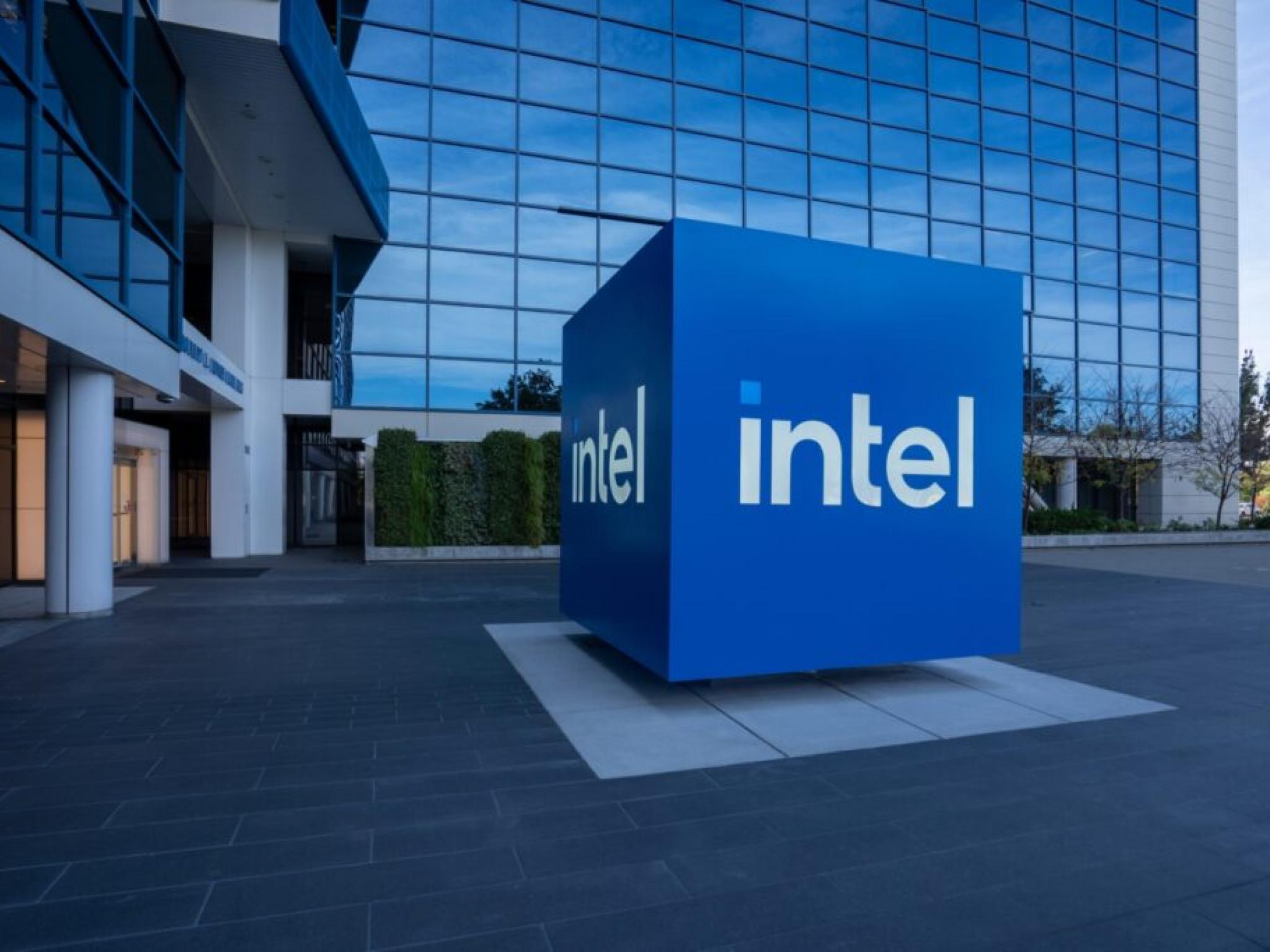 Intel Gave Up On Bitcoin Mining Chip Business Nearly 2 Years Ago — Here’s How Its Stock Has Fared Compared With BTC Since Then