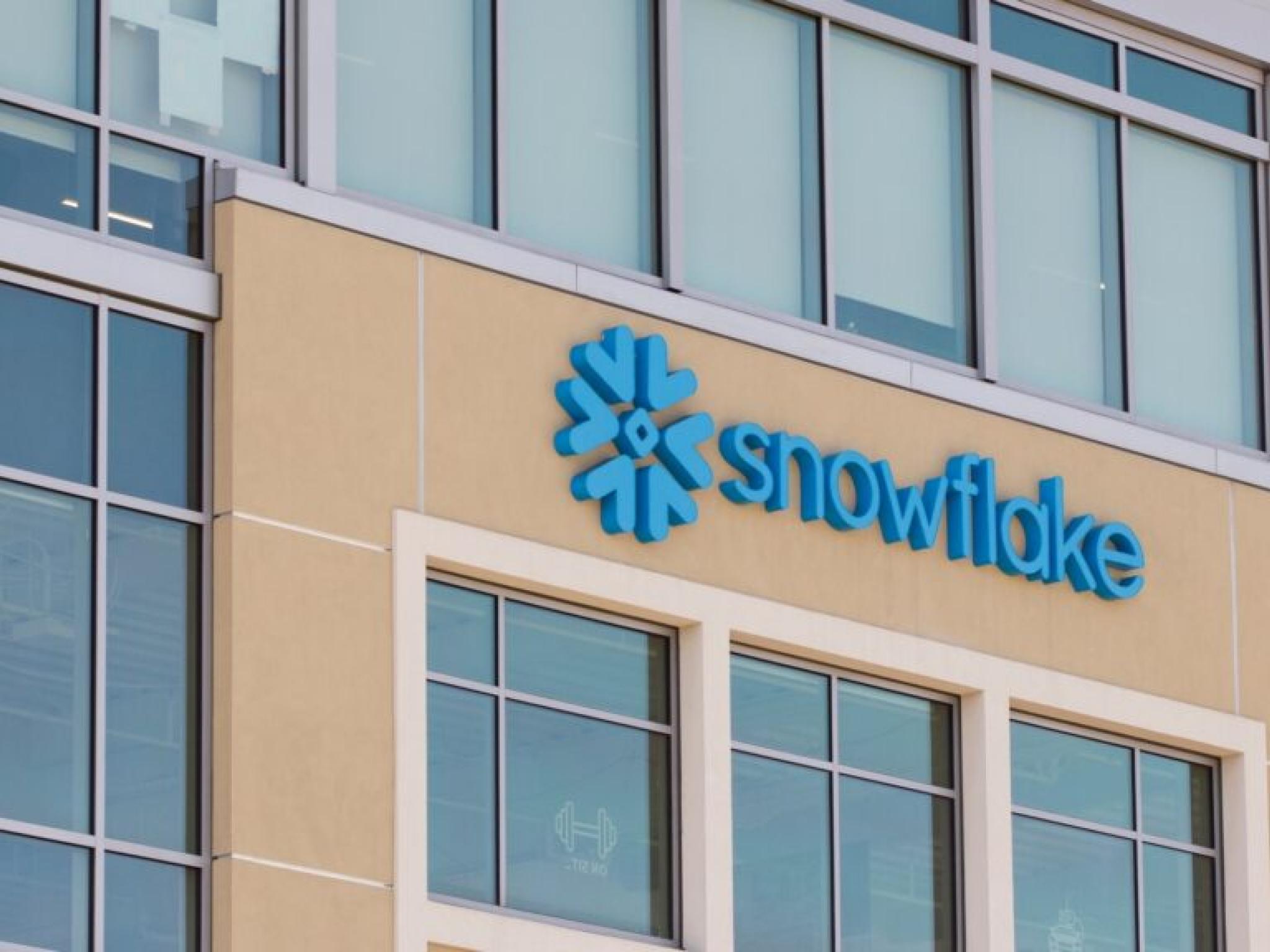 Snowflake, Acxiom Partner To Power Secure AI Marketing For Brands