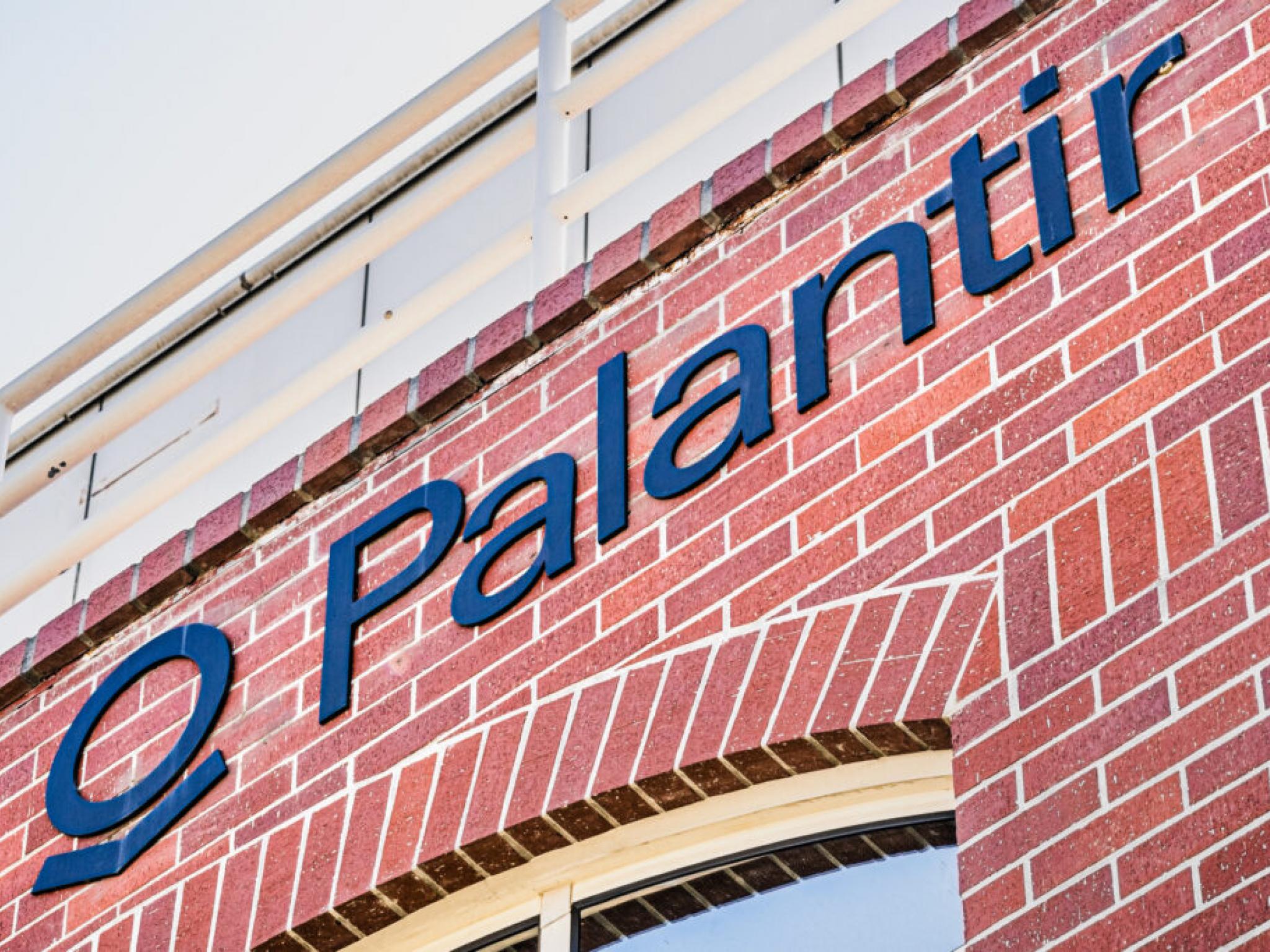 Palantir, Boeing Join Forces to Accelerate AI In Defense and Space Units: ‘America’s Enemies Aren’t Slowing Down…’